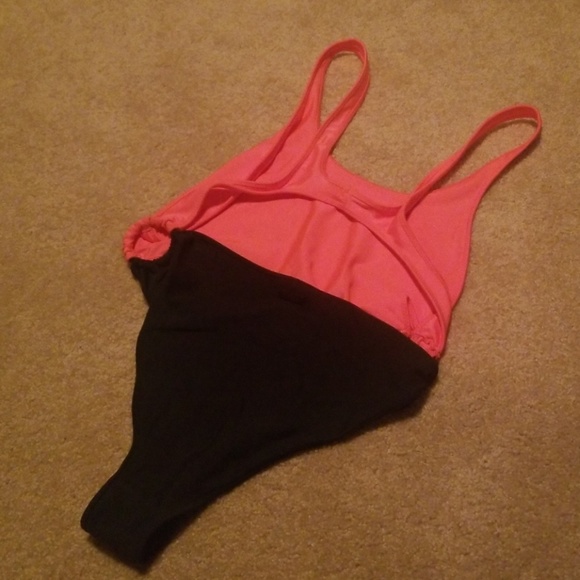 Triangl Jarah Pink Swimsuit Small - Picture 3 of 5